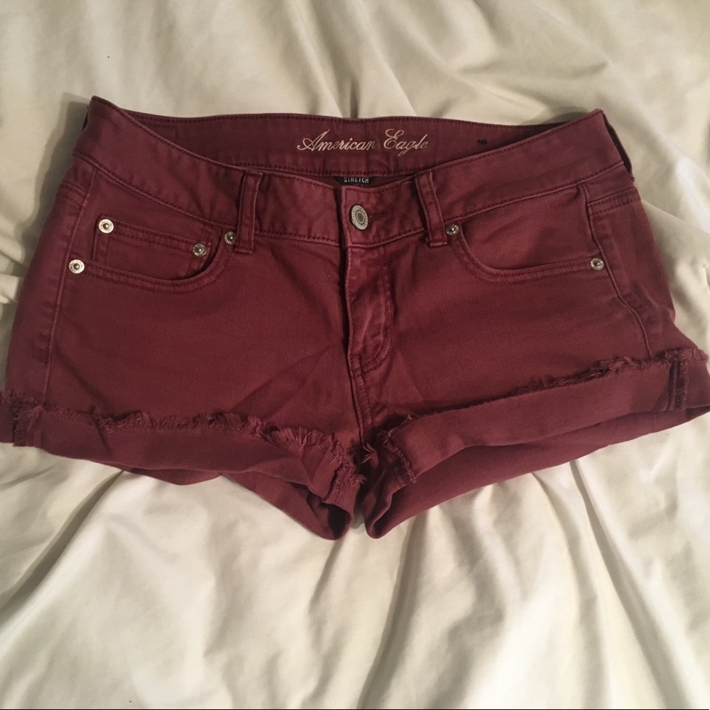 AEO maroon shorts